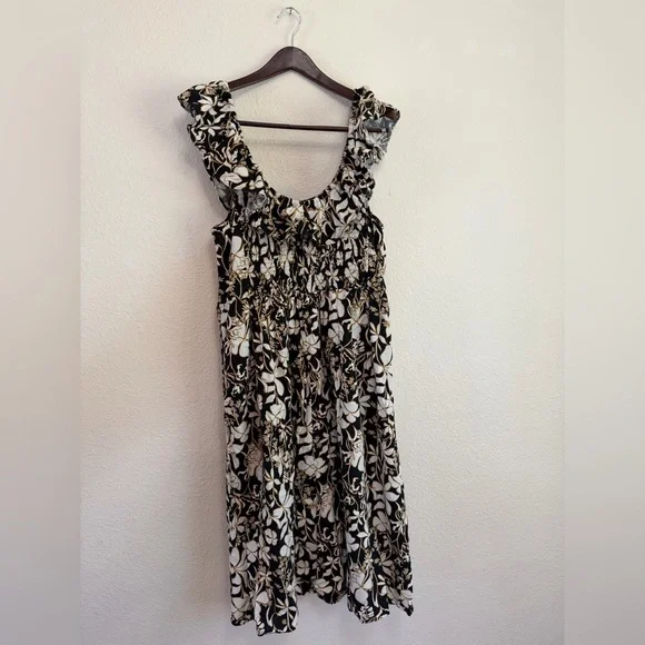Ava & Viv Black and Cream Floral Maxi Dress - Picture 4 of 8